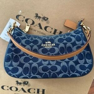 NWT Coach Outlet Teri Shoulder Bag In Signature Chambray